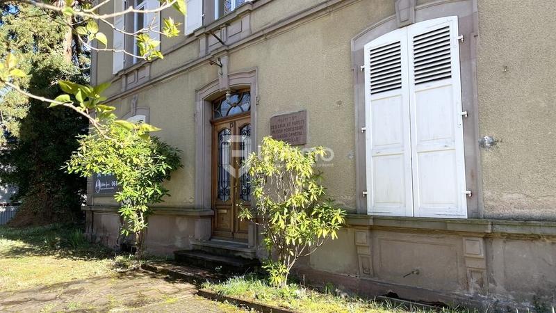 Maison - 366 m² - 12 pièces