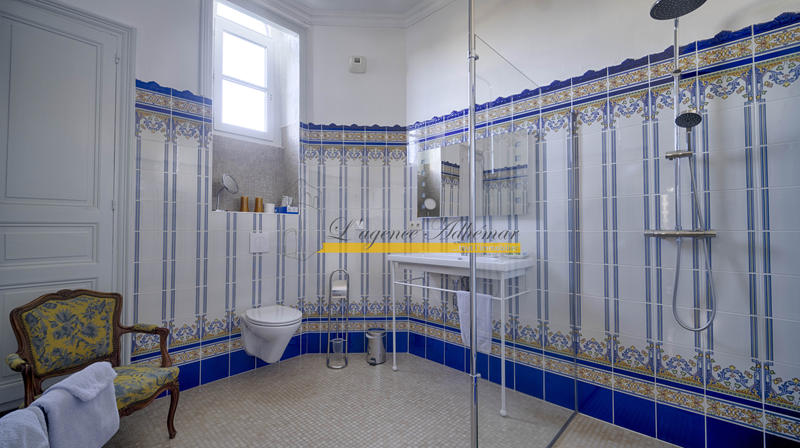 Villa - 435 m² - 13 pièces