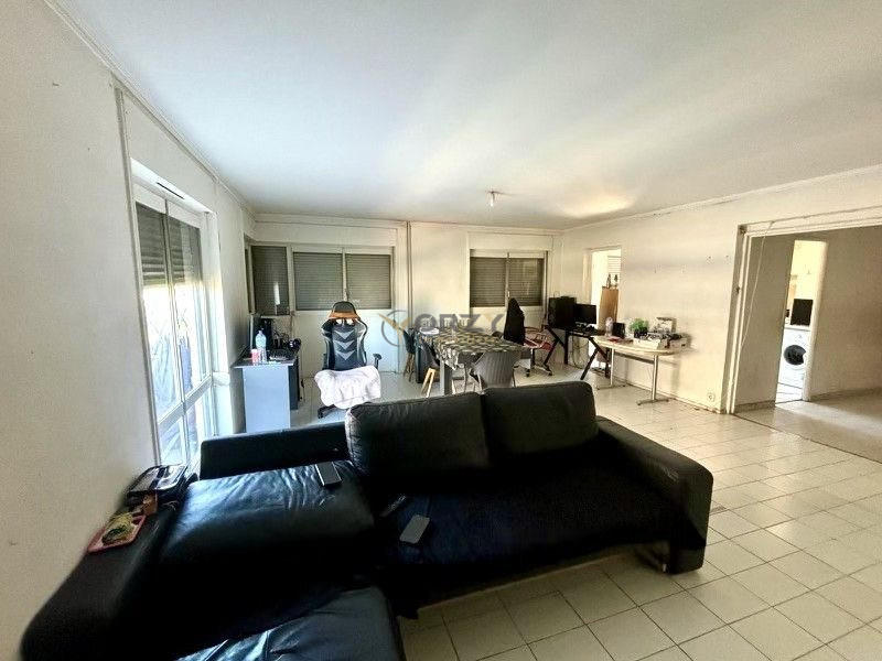 Appartement - 100 m² - 5 pièces