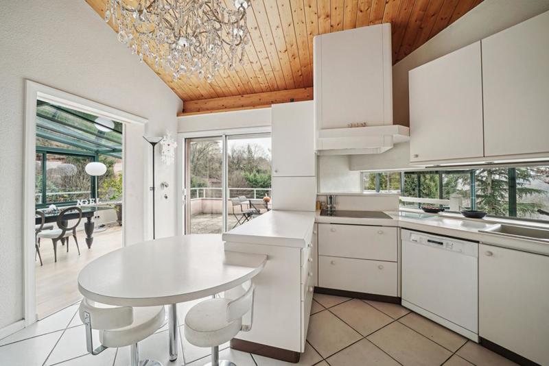 Maison - 222 m² - 8 pièces