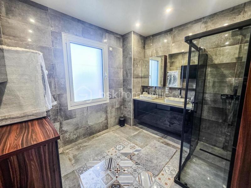 Maison d'architecte - 225 m² - 7 pièces