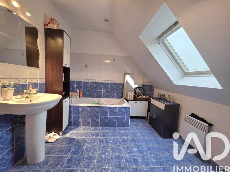 Maison - 95 m² - 5 pièces