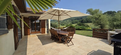 Villa - 206 m² - 6 pièces