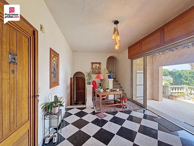 Villa - 265 m² - 8 pièces