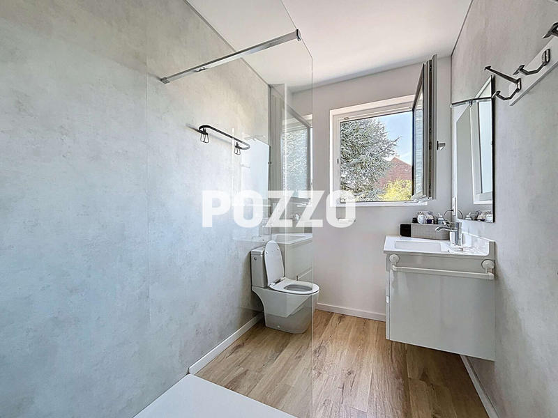 Maison - 179 m² - 8 pièces