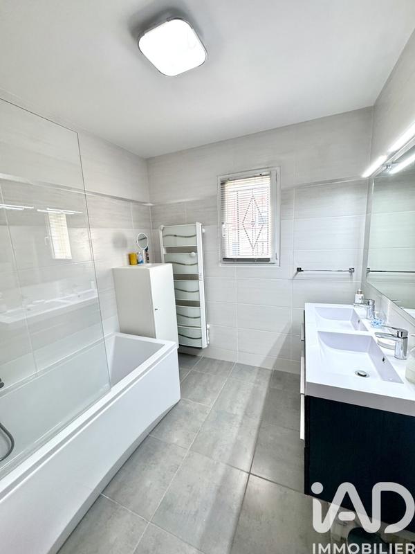 Maison - 168 m² - 8 pièces