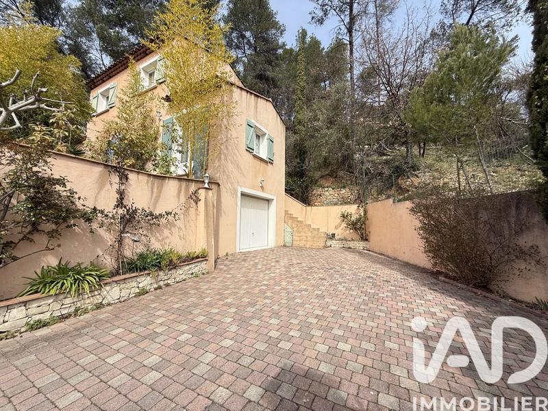 Maison - 111 m² - 5 pièces