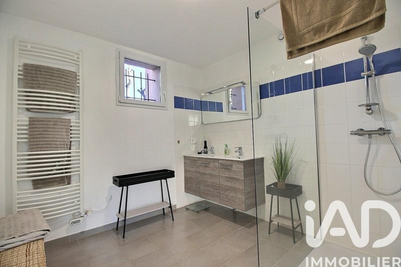 Maison - 237 m² - 8 pièces