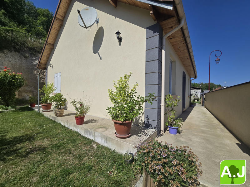 Maison - 92 m² - 5 pièces