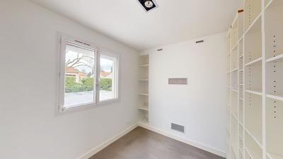 Maison - 203 m² - 5 pièces