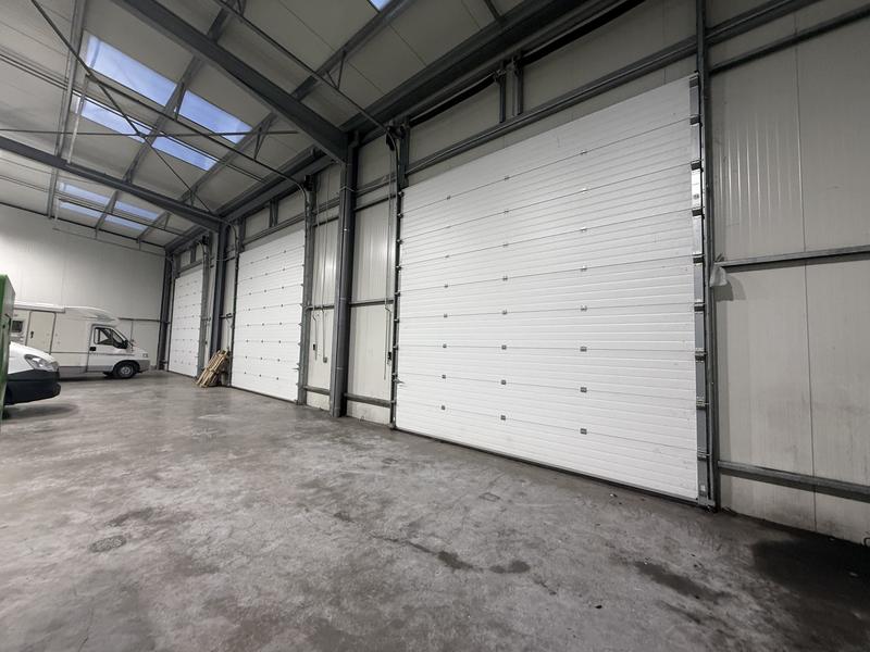 Local commercial - 490 m² - 2 pièces