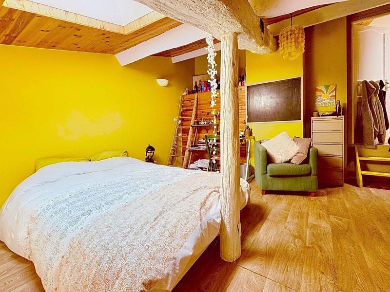 Maison - 210 m² - 5 pièces