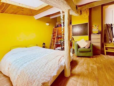 Maison - 210 m² - 5 pièces