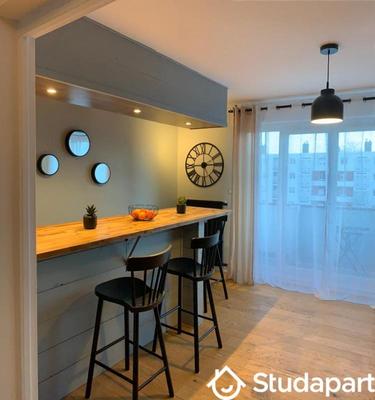 Chambre - 10 m² - 1 pièce