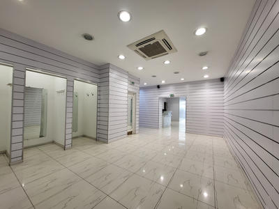 Local commercial - 102 m²