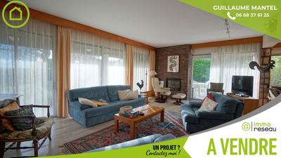 Maison - 222 m² - 8 pièces