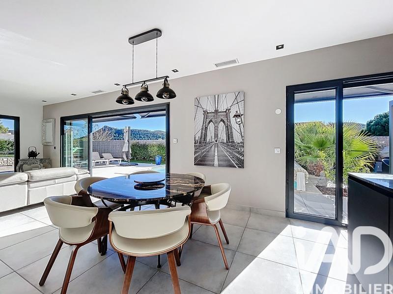 Maison - 120 m² - 5 pièces