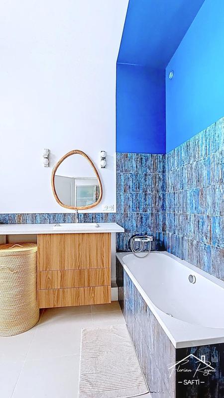 Maison - 178 m² - 7 pièces