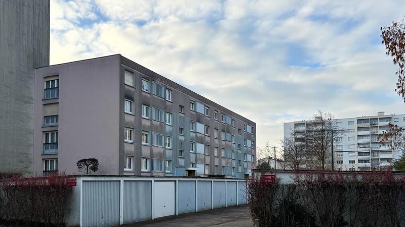 Appartement - 90 m² - 4 pièces