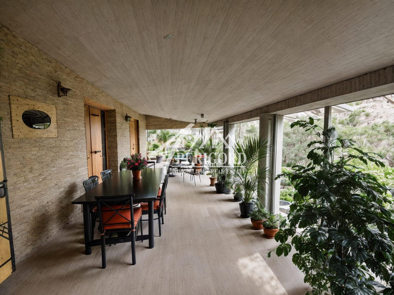 Maison traditionnelle - 190 m² - 9 pièces