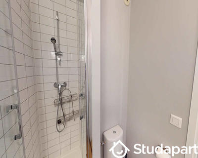 Chambre - 70 m² - 1 pièce