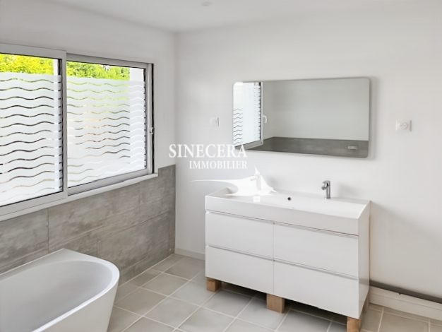 Maison - 170 m² - 8 pièces