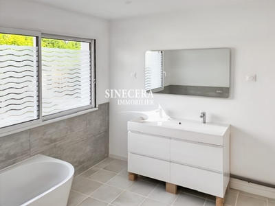 Maison - 170 m² - 8 pièces