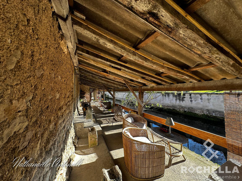 Maison ancienne - 256 m² - 8 pièces