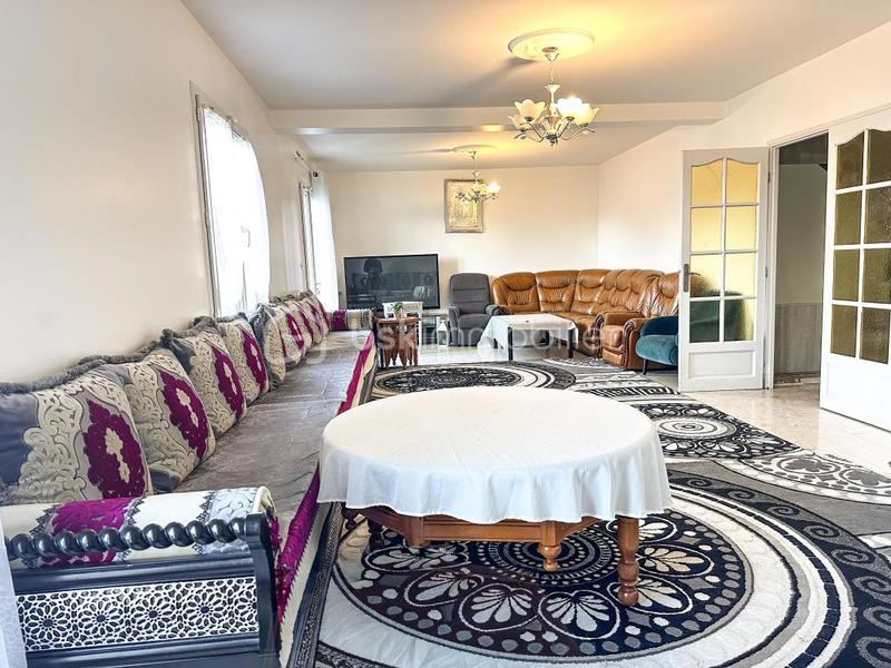 Maison traditionnelle - 183 m² - 8 pièces