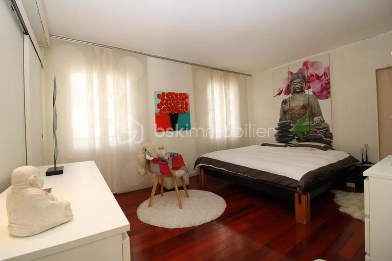 Maison - 205 m² - 7 pièces