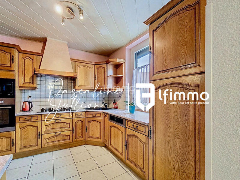 Maison - 167 m² - 9 pièces