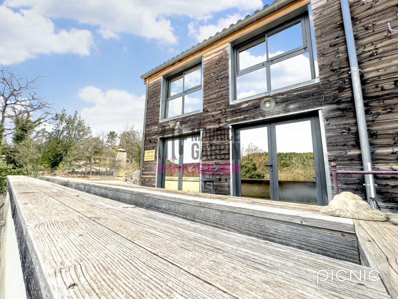 Maison - 228 m² - 5 pièces