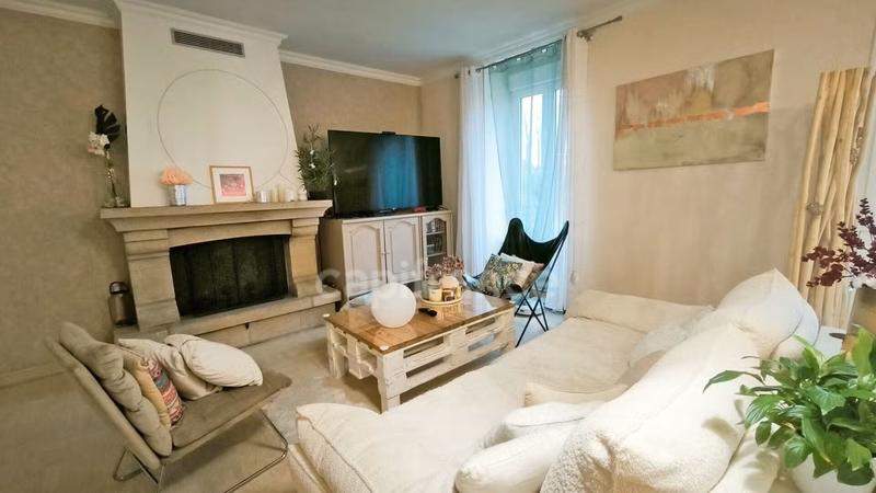 Propriété - 193 m² - 8 pièces