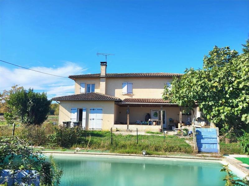 Maison - 335 m² - 14 pièces