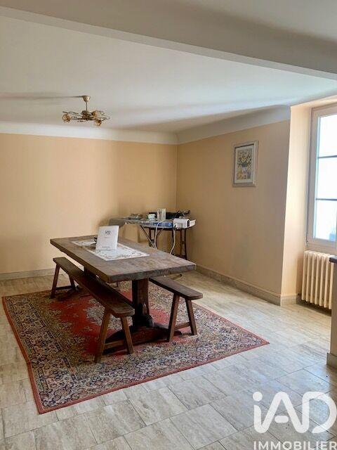 Maison - 220 m² - 6 pièces