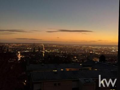 Appartement - 96 m² - 5 pièces