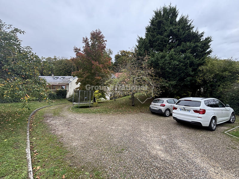 Maison - 319 m² - 12 pièces