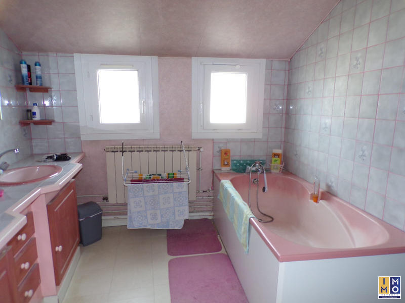 Maison - 102 m² - 4 pièces