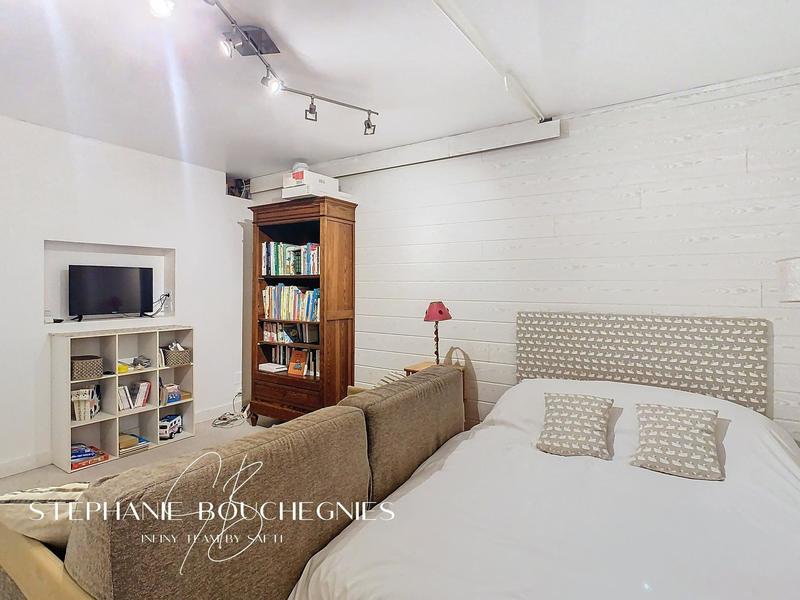 Maison - 223 m² - 10 pièces