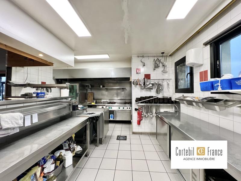 Local commercial - 300 m²