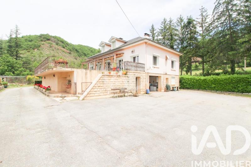 Maison - 275 m² - 6 pièces