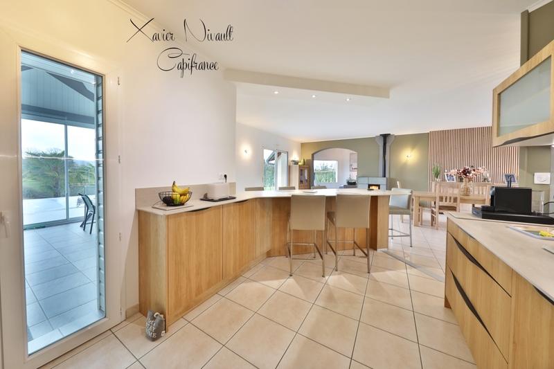 Maison - 185 m² - 6 pièces