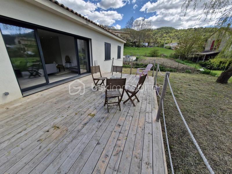 Maison traditionnelle - 102 m² - 4 pièces