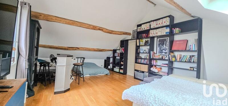 Maison - 235 m² - 8 pièces