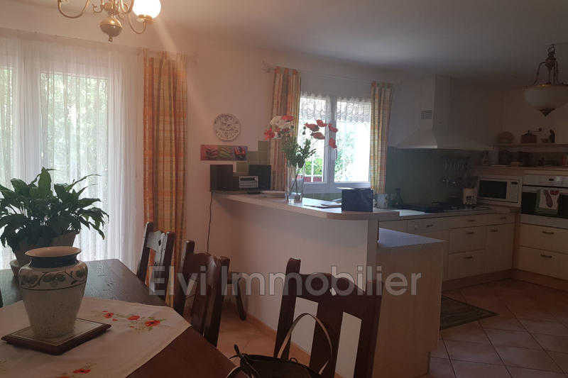 Villa - 1 500 m² - 4 pièces