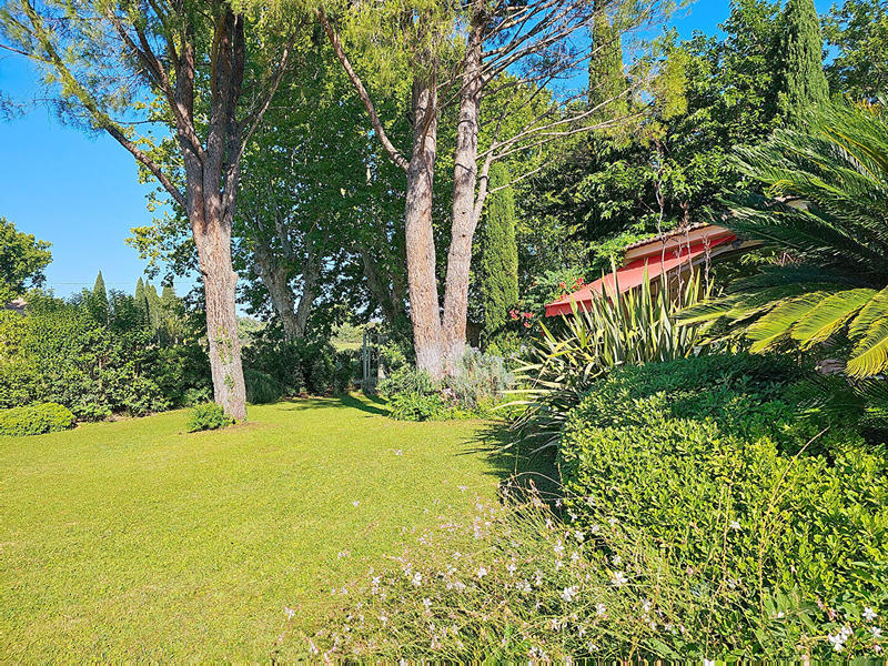 Maison - 256 m² - 6 pièces