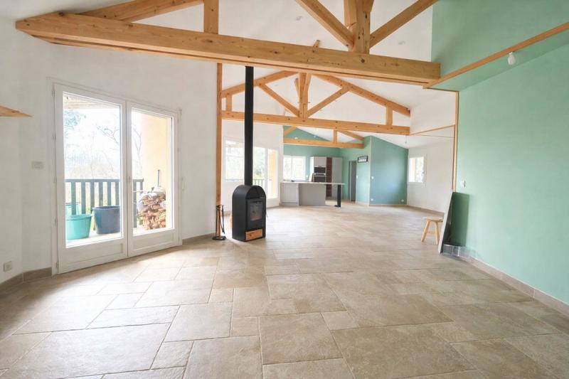 Maison - 210 m² - 7 pièces