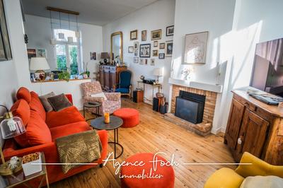 Maison - 210 m² - 6 pièces