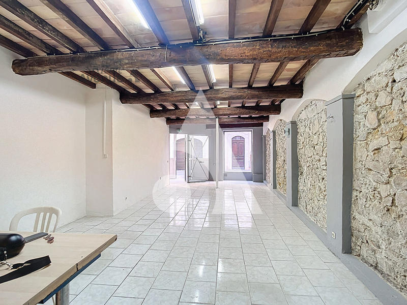 Local commercial - 85 m² - 2 pièces