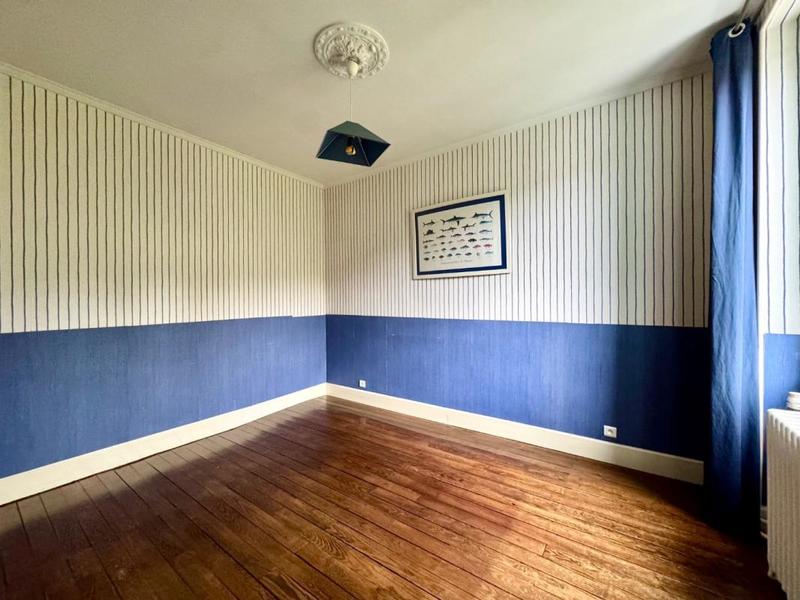 Maison - 217 m² - 9 pièces